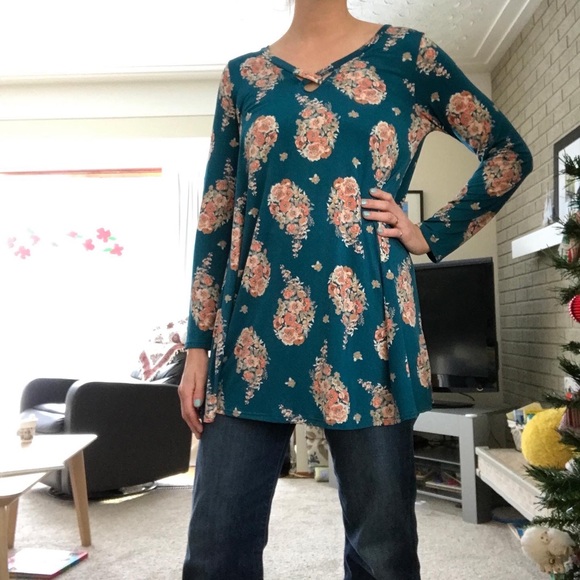 Floral Swing Top - Picture 5 of 5